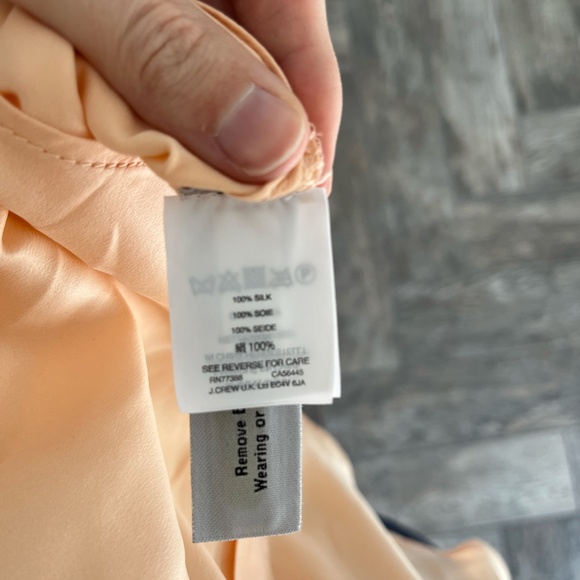 J Crew Silk Button-Down Blush Blouse, Size 6 - Picture 5 of 6